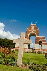 thiepval-monument-and-cross